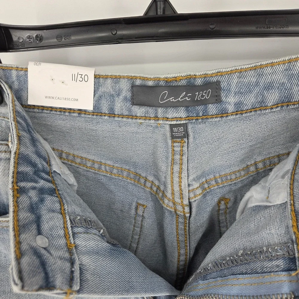 Cali 1850 Womens Flower Patch Straight Leg Jeans Light Wash Blue Size 11/30 NEW - Picture 6 of 6
